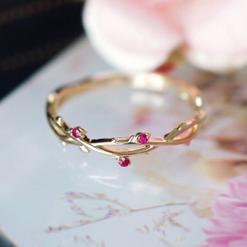 Fairy tale forest branch & berry ring